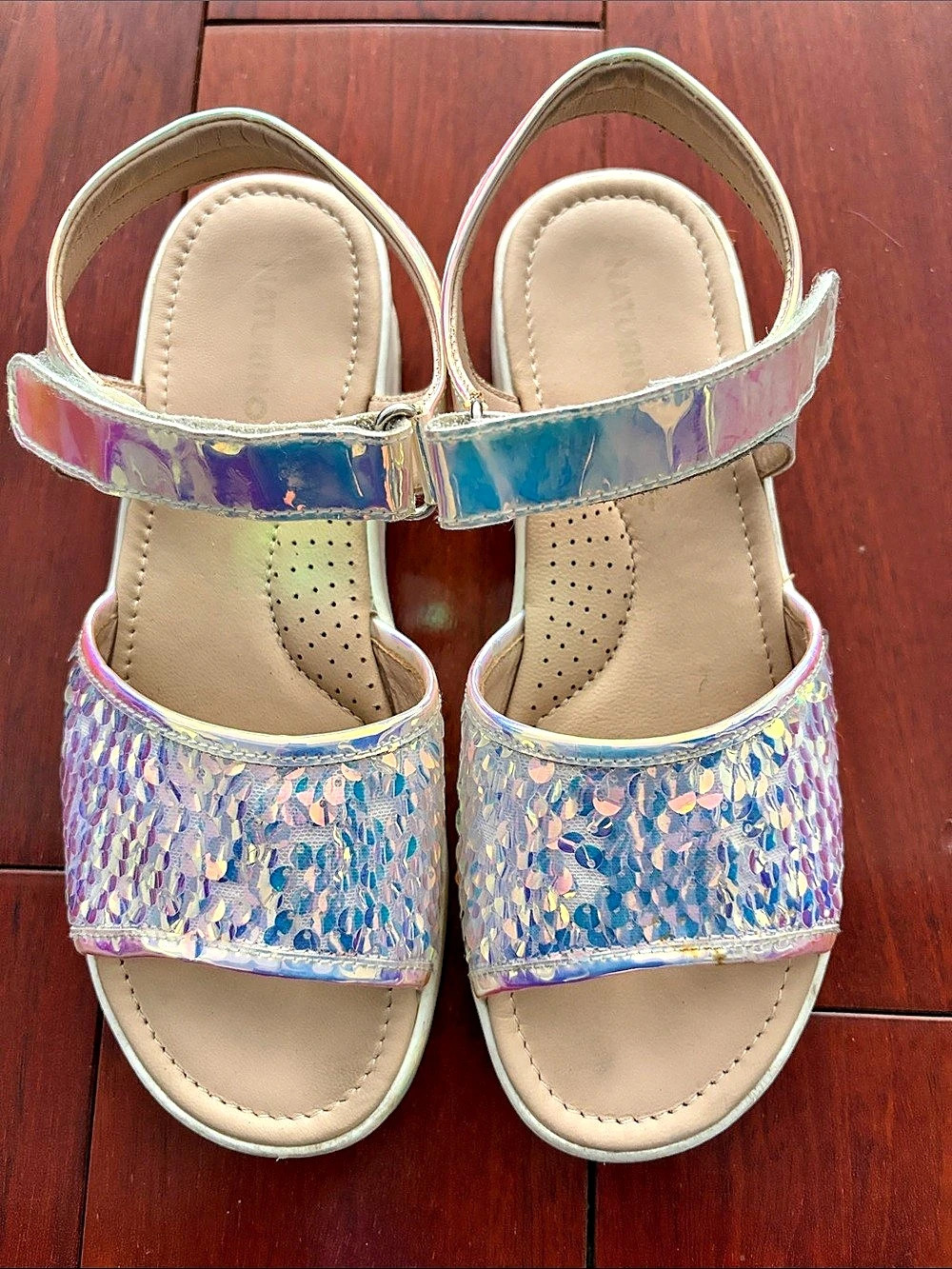 Naturino Sequin Sandals
Good condition